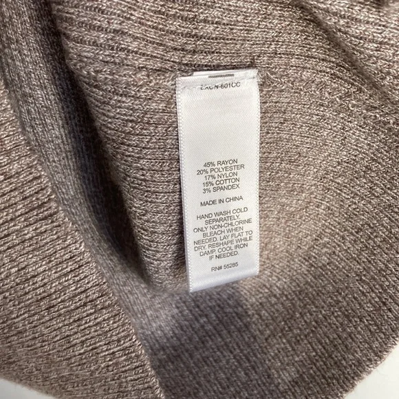 Express|Tan Ribbed Knit Short Sleeve Turtleneck sz M - Picture 3 of 5